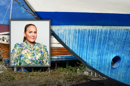 Liten bild på kvinna infälld framför båtskrob
